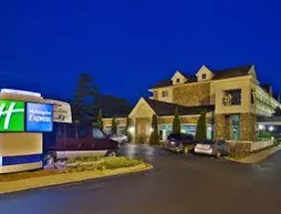 Holiday Inn Express Mackinaw City