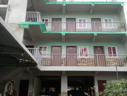 First Baby Bytes Guest House | Negros Oriental - Dumaguete (ve civarı) - Siquijor - Siquijor Adası