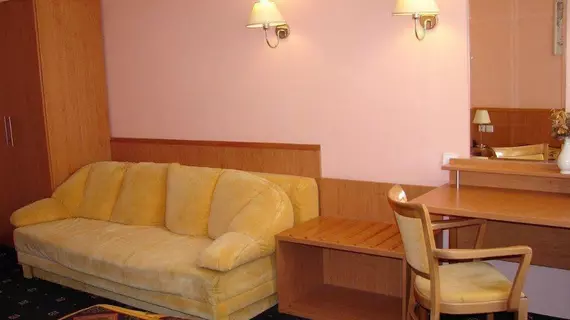 Hotel Aladin | Prag - Městská čast Praha 10 (en büyük Prag ilçesi) - Zabehlice