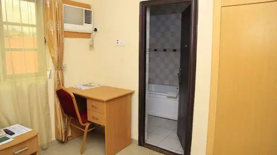 De Lawrence Court & Suites | Lagos (ve civarı) - Lagos - Onigbongbo - Ikeja