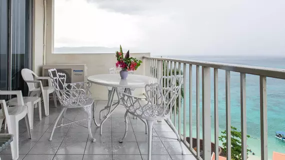 Coral Reef Beach Suite | Saint James - Montego Körfezi (ve civarı) - Montego Bay