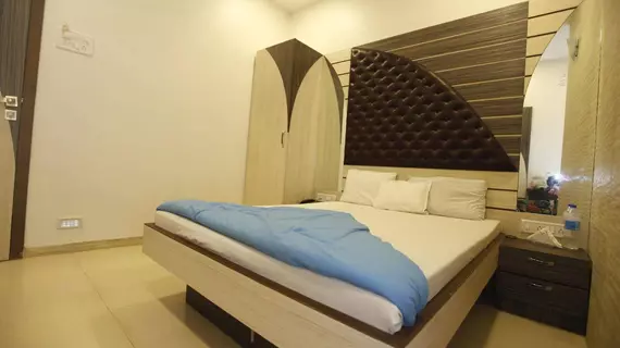 Hotel Al Moazin | Maharaştra - Raigad - Bombay (ve civarı) - Bombay