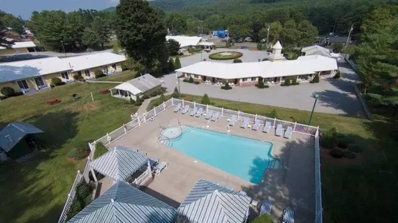 Colonel Williams Resort | New York - George Gölü (ve civarı) - Lake George