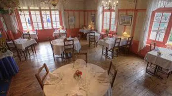 Hôtel de Nevers | Occitanie - Hautes-Pyrenees - Lourdes - Tarbes (ve civarı) - Lourdes