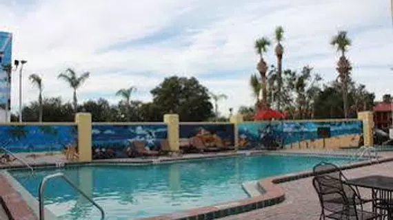 Clarion Inn & Suites | Florida - Orlando (ve civarı) - Lake Buena Vista - Disney's Maingate East