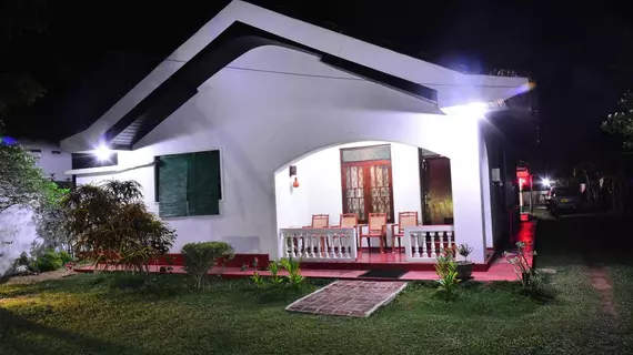 Avon Hikkaduwa Guest House | Southern Province - Galle Bölgesi - Hikkaduwa