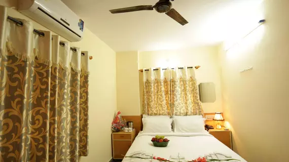 Ample Inn | Karnataka - Bengaluru (ve civarı) - Bengaluru