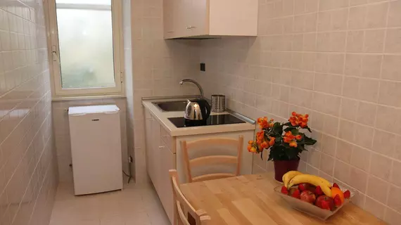 Bijou Rome Guest House | Lazio - Roma (ve civarı) - Campagnano di Roma