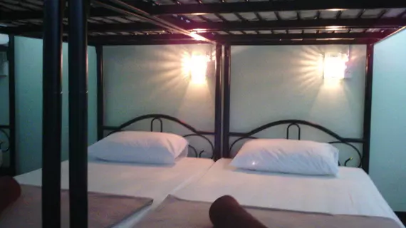 Baan Mook Anda Hostel | Krabi İli - Ko Lanta