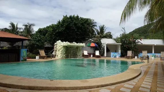 Coco White Beach Resort | Bohol - Guindulman