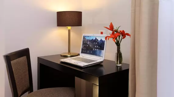 Europlaza Hotel & Suites | Buenos Aires (ili) - Buenos Aires (ve civarı) - Buenos Aires - Capital Federal District