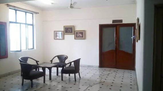 Hotel Chaupal | Haryana - Gurugram (ve civarı) - Gurugram - Sector 14