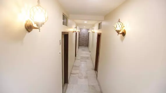 Hotel Al Moazin | Maharaştra - Raigad - Bombay (ve civarı) - Bombay