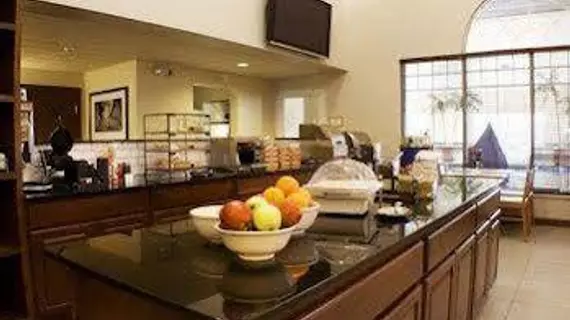 Country Inn & Suites Appleton | Wisconsin - Appleton