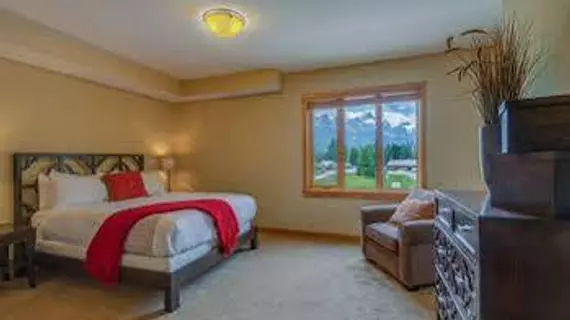 Spring Creek Vacations - Rundle Cliffs Lodge | Alberta - Canmore