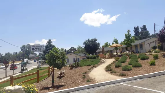 Farmhouse Motel | Kaliforniya - San Luis Obispo (ve civarı) - Paso Robles