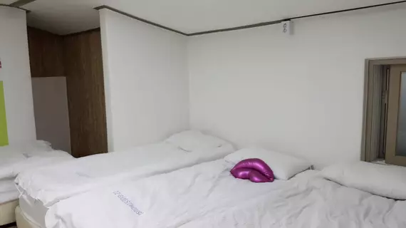 Myeongdong Guesthouse ZZ | Gyeonggi - Seul (ve civarı) - Seul - Myeongdong