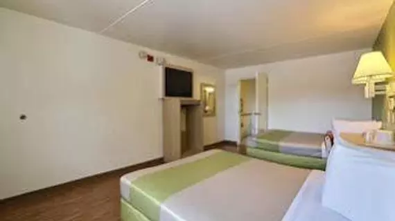 Motel 6 Dallas - Plano Northeast | Teksas - Dallas (ve civarı) - Plano