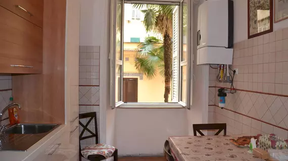 Rosa Blu B&B | Lazio - Roma (ve civarı) - Roma Kent Merkezi - Esquilino