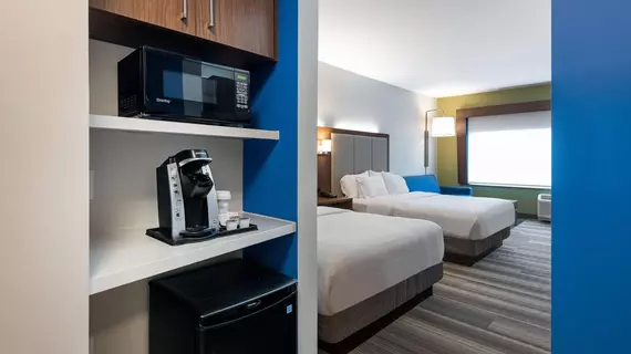 Holiday Inn Express and Suites Queensbury Lake George Area | New York - George Gölü (ve civarı) - Queensbury