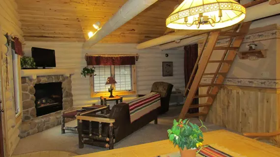 Cedar Lodge and Settlement | Wisconsin - Wisconsin Dells (Wisconsin Vadileri) (ve civarı) - Wisconsin Dells - Delton Gölü