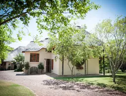 Thatch and Thorn Guest House | Gauteng - City of Tshwane - Johannesburg (ve civarı) - Midrand