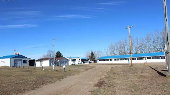 Raval Paradise Motel and RV Park | Alberta - Youngstown