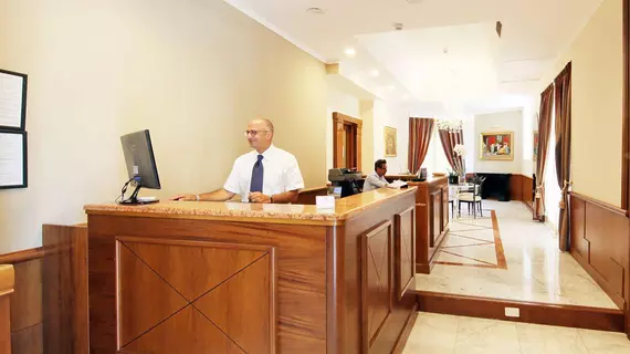 Hotel Traiano | Lazio - Roma (ve civarı) - Roma Kent Merkezi - Rione II Trevi