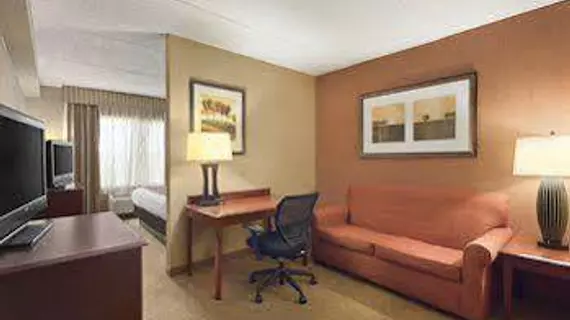 Country Inn & Suites by Radisson, Nashville Airport, TN | Tennessee - Nashville-Davidson - Nashville (ve civarı) - Nashville