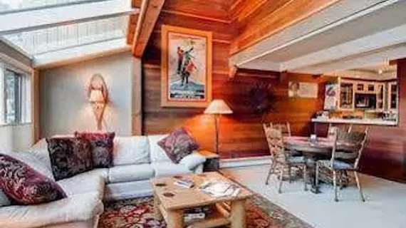 International Village in Warm Springs by Alpine Lodging | Idaho - Sun Valley (ve civarı) - Ketchum