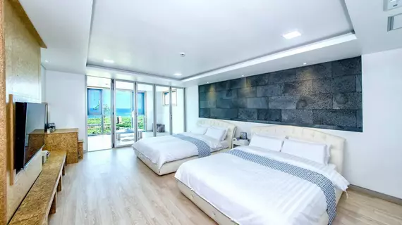 Sun and Moon Resort | Jeju Adası - Seogwipo - Daejeong - Andeok