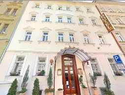 Hotel Donatello | Prag - Městská čast Praha 1 (en büyük Prag ilçesi) - Nove Mesto