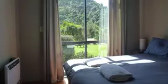 Piha Beachstay Hostel