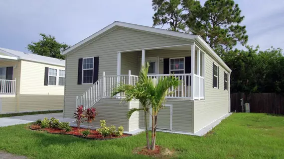 Groves RV Resort | Florida - Fort Myers (ve civarı) - Fort Myers