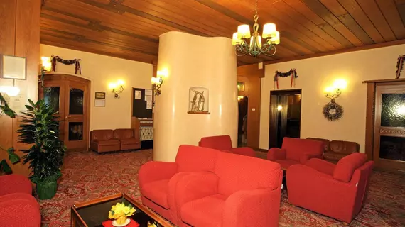 Hotel Pinzolo-Dolomiti | Trentino-Alto Adige - Trento İli - Pinzolo