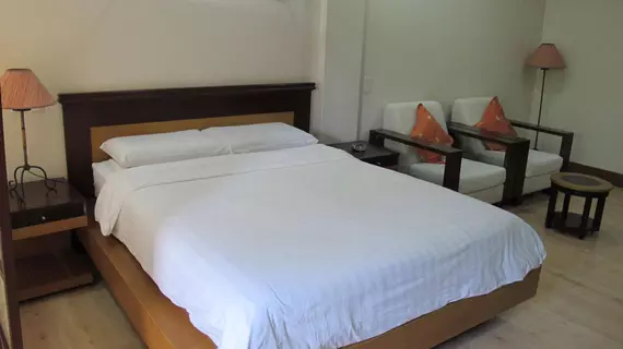 Hollywood Suites | Mactan Island - Lapu-Lapu