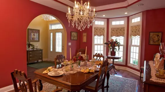 Southern Grace Bed & Breakfast | Kentucky - Louisville (ve civarı) - Brandenburg