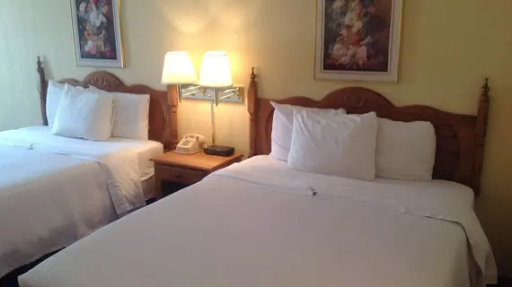 Honeysuckle Inn & Conference Center | Missouri - Branson (ve civarı) - Branson - Branson Theater District