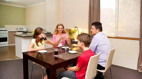 Oxley Court Serviced Apartments | Avustralya Başkent Bölgesi - Tuggeranong - Kanberra (ve civarı) - Kingston