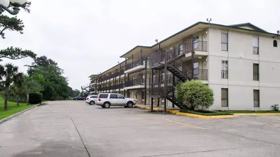 Motel 6 Lake Charles On The Bayou | Louisiana - Lake Charles (ve civarı) - Lake Charles