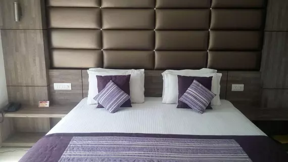 Hotel Chaupal | Haryana - Gurugram (ve civarı) - Gurugram - Sector 14