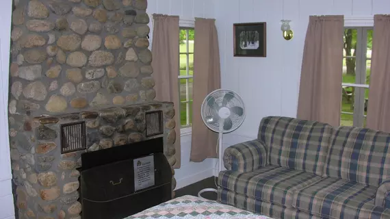 Gilcrest Cottages and Motel | New Hampshire - Thornton