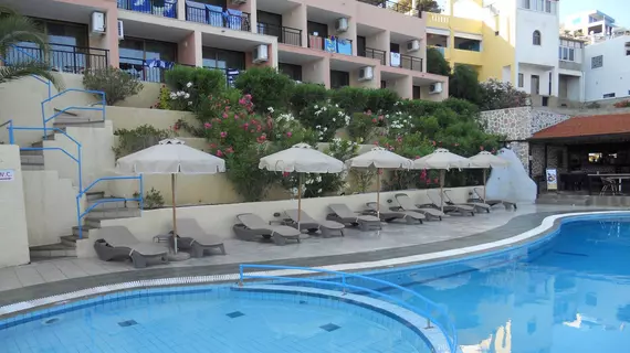 Plaza Hotel | Ege Adaları - Kilimli (Kelemez) - Massouri