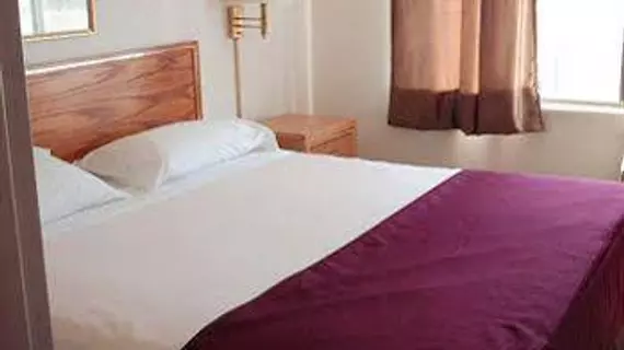 Americas Best Value-Courtyard Inn | Wisconsin - Fort Atkinson (ve civarı) - Fort Atkinson