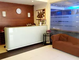 M Suites Hotel