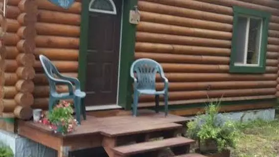 Box Canyon Cabins | Alaska - Seward