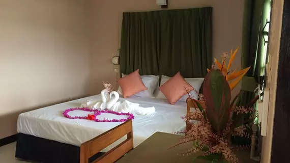 Kata Beachwalk and Bungalows | Phuket (ve civarı) - Karon - Kata Plajı