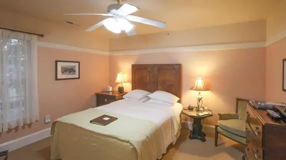 Beach Spa Bed and Breakfast | Virginia - Norfolk - Virginia Beach (ve civarı) - Virginia Beach