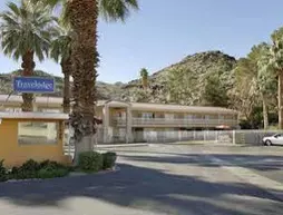 Travelodge Cathedral City | Kaliforniya - Imperial County - Palm Springs (ve civarı) - Cathedral City