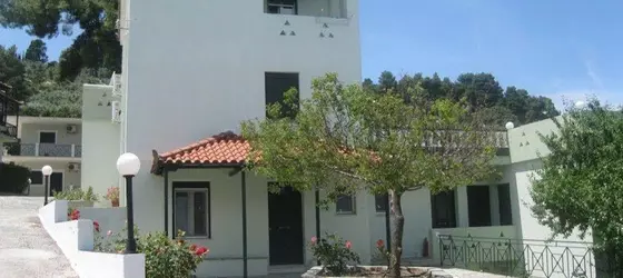 Pefkos Studios | Tesalya - Skopelos